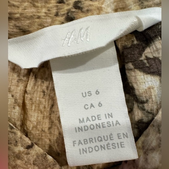 H&M Snake Print Blouse Neutral Animal Print Top Trending Tan Black Size 6 - Picture 2 of 15